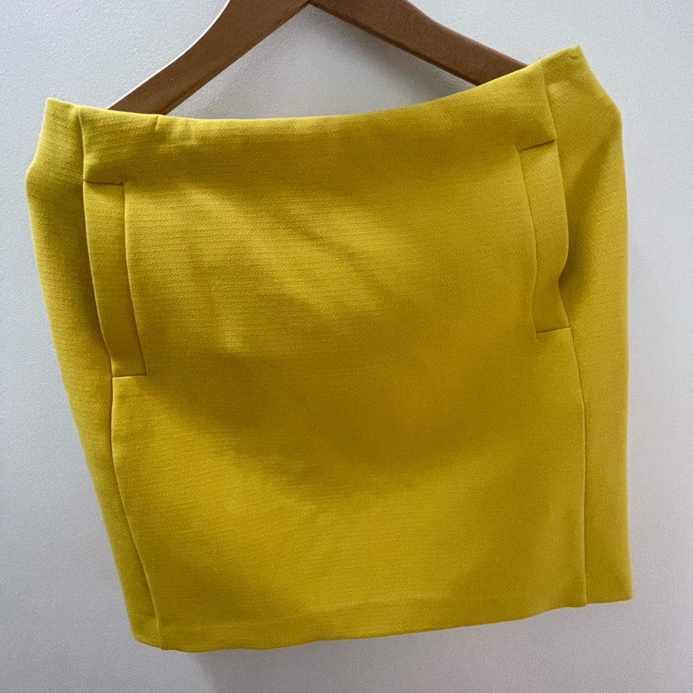 EUC Banana Republic Skirt size 4